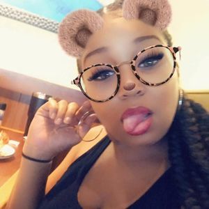 Meet your Posher, Royalé